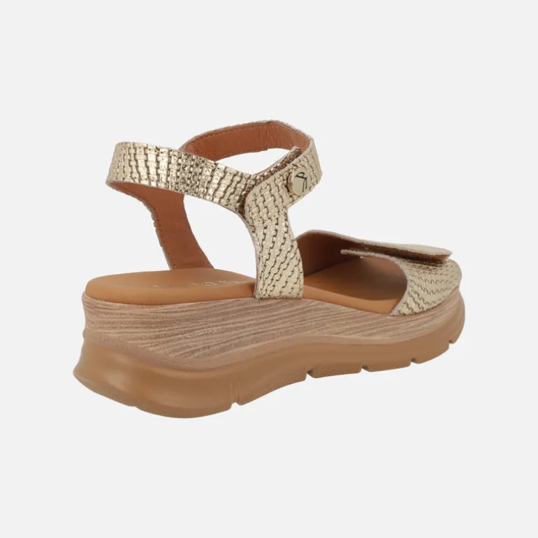 Sandalias de piel grabada efecto trenzado con cierres de velcro