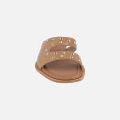 Sandalias de piel grabada con tachas metálicas