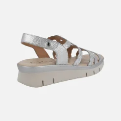Sandalias de piel metalizadas efecto trenzado con cierre de velcro