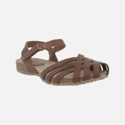 Sandalias de piel semi abiertas con cierre de velcro
