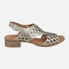 Sandalias de piel troqueladas con tacón bajo