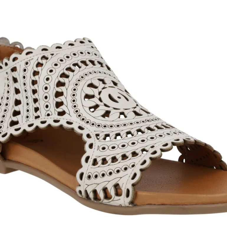 Sandalias de piel troqueladas con cremallera trasera