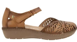Sandalias de piel troqueladas con tira de velcro para mujer