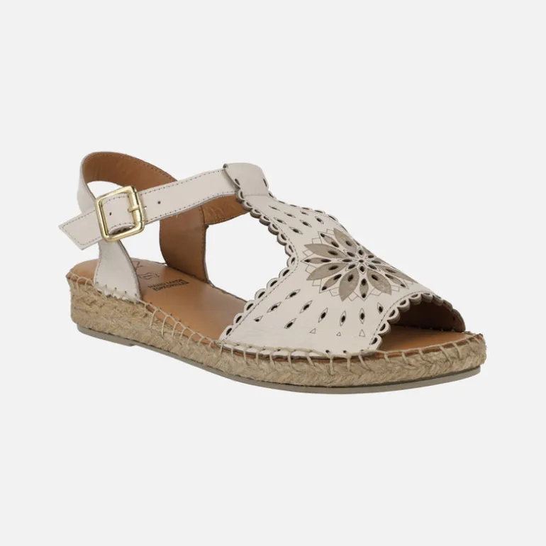 Sandalias de piel troqueladas con piso de esparto