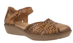 Sandalias de piel troqueladas con tira de velcro para mujer