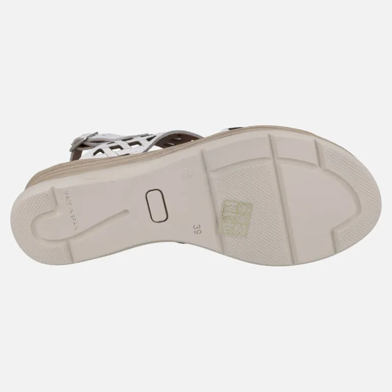 Sandalias de piel troqueladas con plataforma