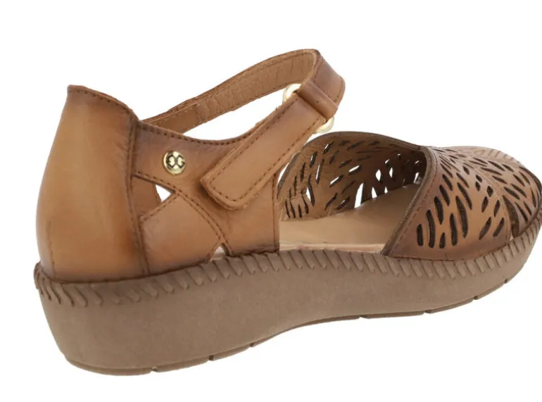 Sandalias de piel troqueladas con tira de velcro para mujer
