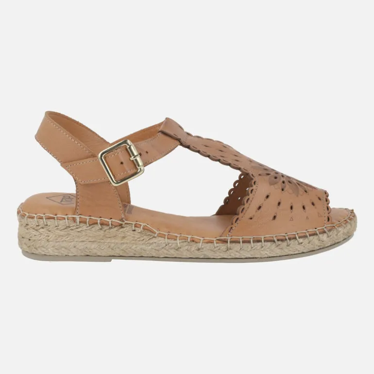 Sandalias de piel troqueladas con piso de esparto