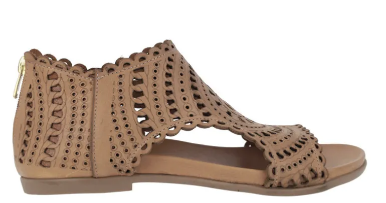 Sandalias de piel troqueladas con cremallera trasera