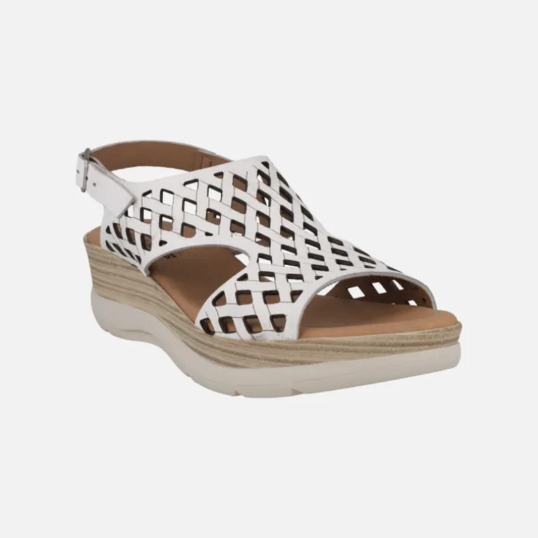 Sandalias de piel troqueladas con plataforma