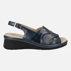 Sandalias de piel y charol azul marino con plantillas extraíbles