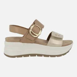 Sandalias de plataforma con tiras de velcro en combinado oro