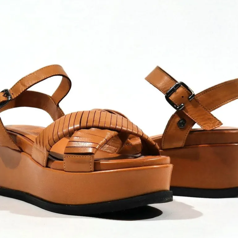 Sandalias de plataforma con tiras cruzadas mujer