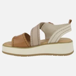Sandalias de plataforma en combinado camel con hebilla