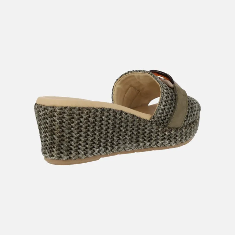 Sandalias de rafia con adorno de cadena