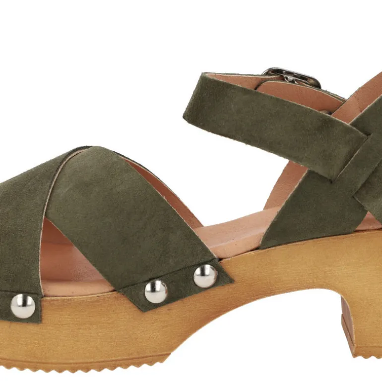 Sandalias de serraje para mujer con tachas metálicas Help the trees