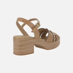 Sandalias de tacón con plataforma y detalle de tachas