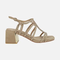 Sandalias de tacón en ante beige con detalles de strass