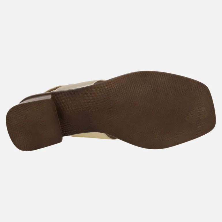 Sandalias de tacón en piel metalizada oro con cierre de velcro