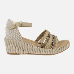 Sandalias de tiras combinadas con pulsera al tobillo y cuña de rafia