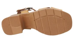 Sandalias de tiras cruzadas y pulsera al tobillo