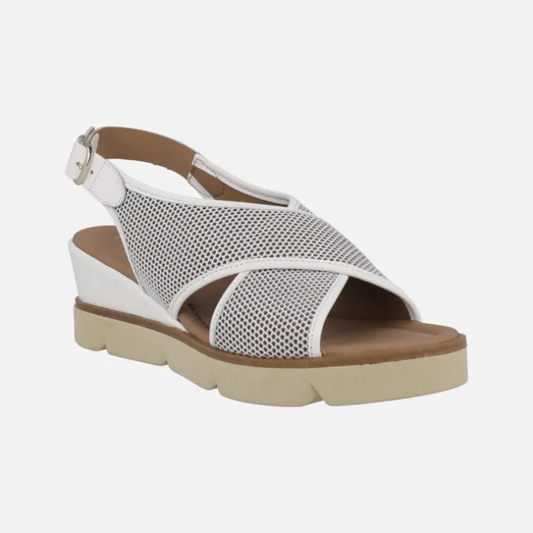 Sandalias de tiras cruzadas en piel y tejido rejilla