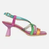 Sandalias de tiras en combinado de piel y vinilo Hispanitas