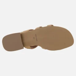 Sandalias de tiras en serraje camel Amalfi con adorno metálico