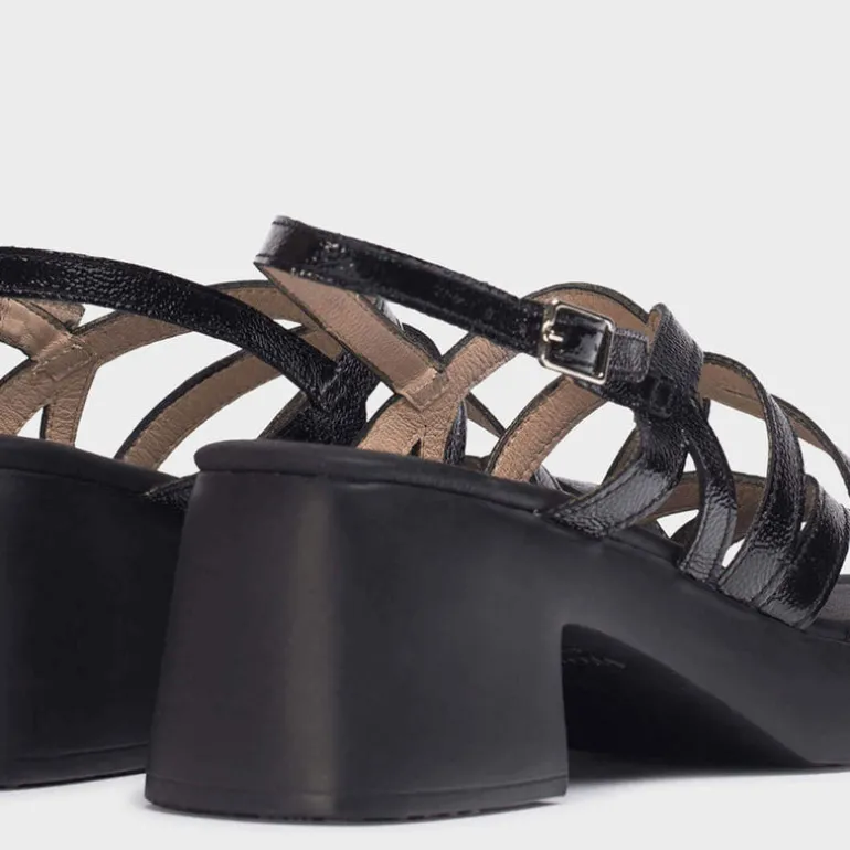 Sandalias de tiras Loreto en piel charol