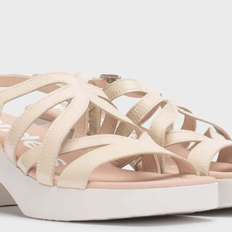Sandalias de tiras Loreto en piel charol