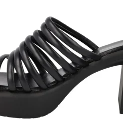 Sandalias de tiras negras de piel y plataforma Gina