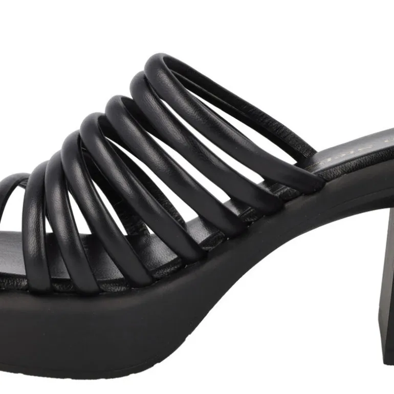 Sandalias de tiras negras de piel y plataforma Gina
