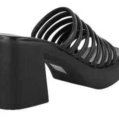 Sandalias de tiras negras de piel y plataforma Gina