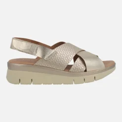 Sandalias doradas de piel con piezas efecto trenzado