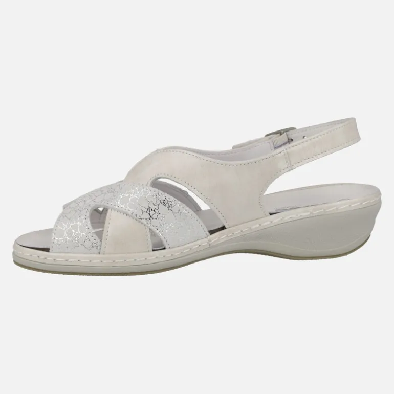 Sandalias en combinado nacarado blanco con tira de hebilla al talón