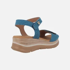 Sandalias en nobuck grabado con cierre de velcros