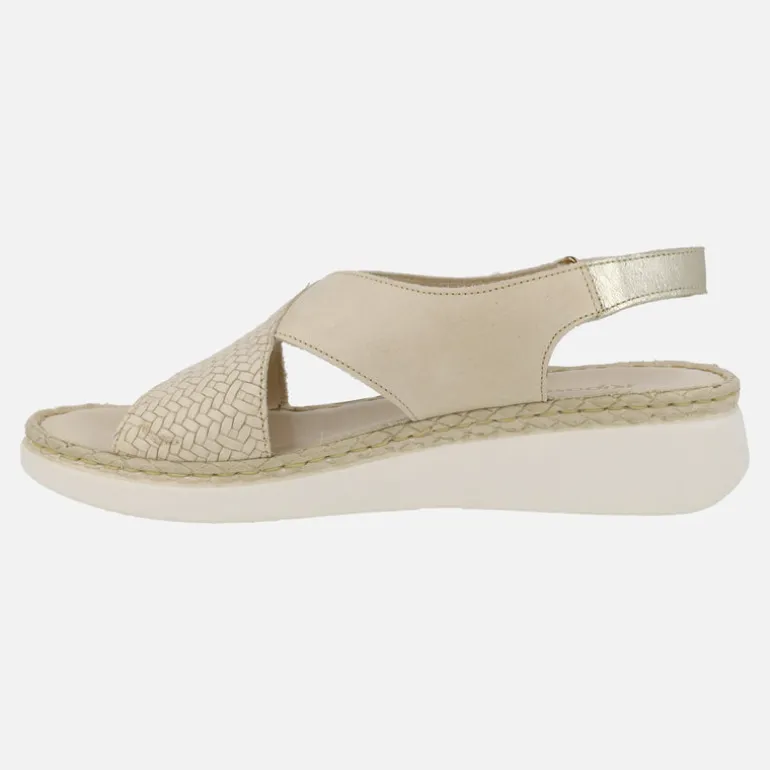 Sandalias en piel beige con efecto trenzado y tira al talón con velcro