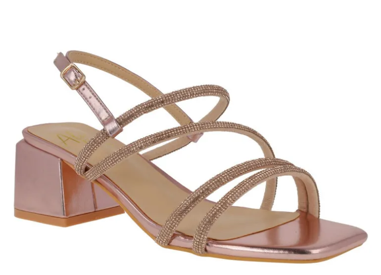 Sandalias en rosa metalizado con tiras de strass