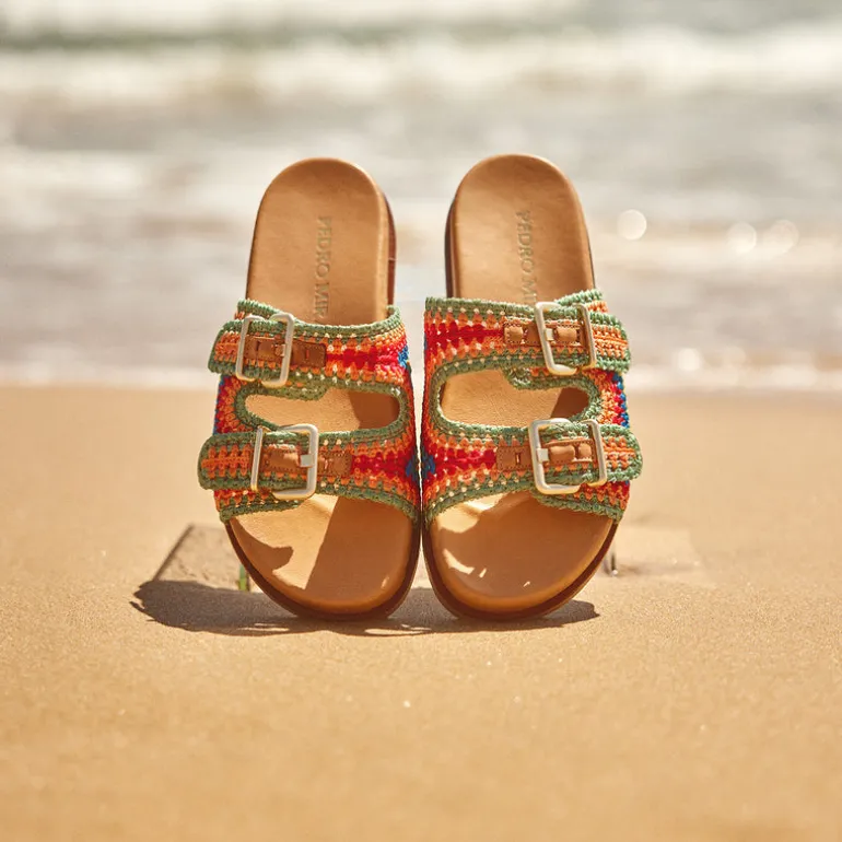 Sandalias en tejido efecto crochet multicolor con hebillas