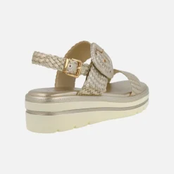 Sandalias en trenzado oro con tira ajustable al talón