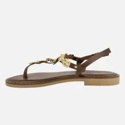Sandalias griegas con adorno de hojas entrelazadas