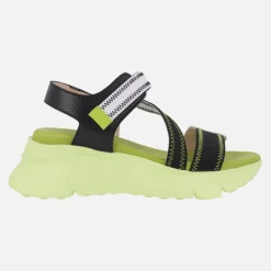 Sandalias Hispanitas con piso volumen y cierre de velcro