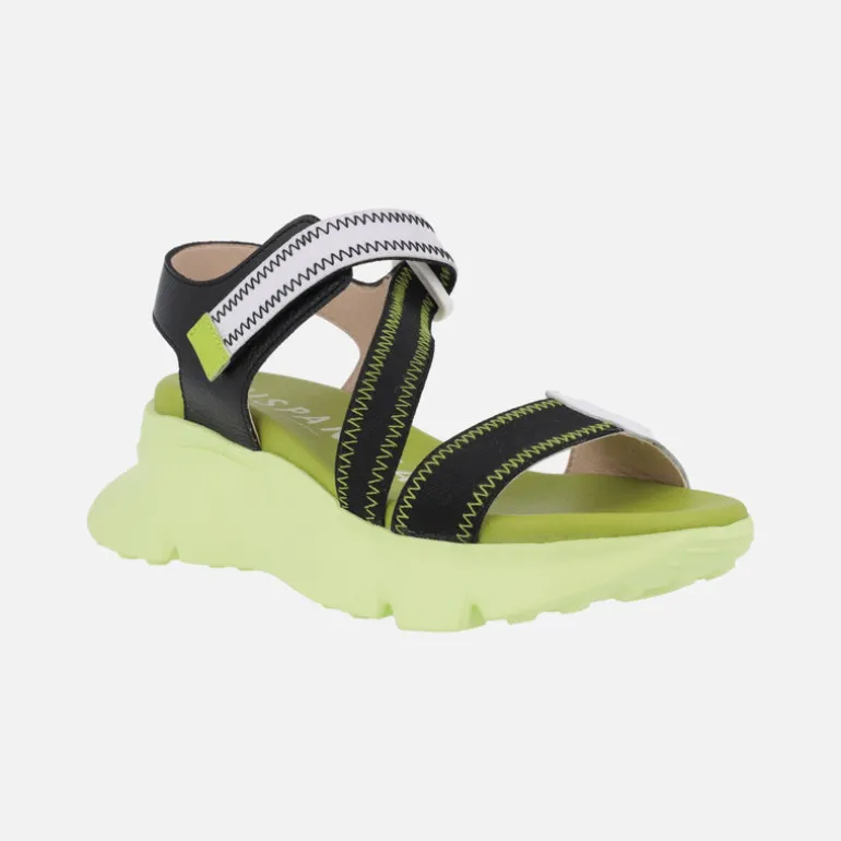 Sandalias Hispanitas con piso volumen y cierre de velcro