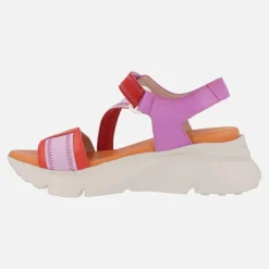 Sandalias Hispanitas con piso volumen y cierre de velcro