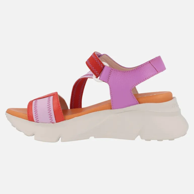 Sandalias Hispanitas con piso volumen y cierre de velcro