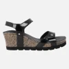 Sandalias Julia en charol negro con cierre de velcros