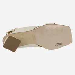 Sandalias Manarola en piel hielo con troquelado y tacones geométricos