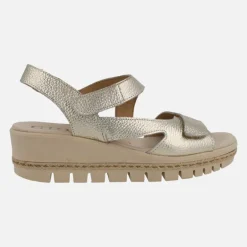 Sandalias metalizadas de piel con cierre de velcros