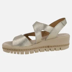 Sandalias metalizadas de piel con cierre de velcros