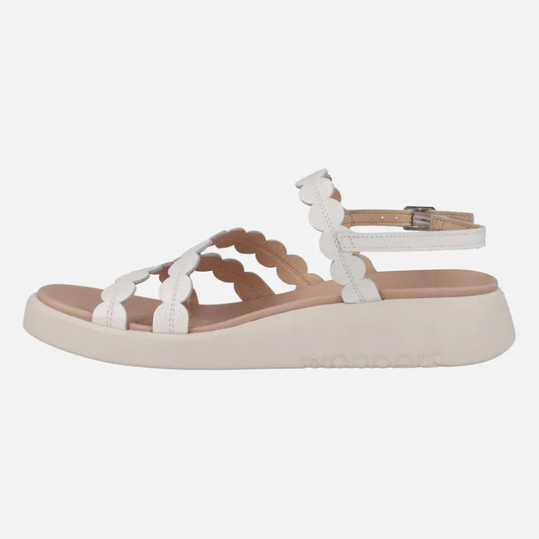 Sandalias Motril en piel acharolada con planta Memorygel